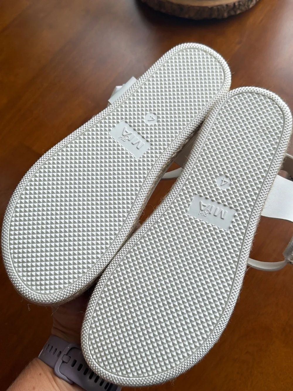 NWT mia white sandals